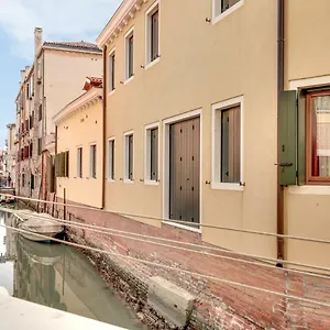 Apartment Priuli Canal View, Venice